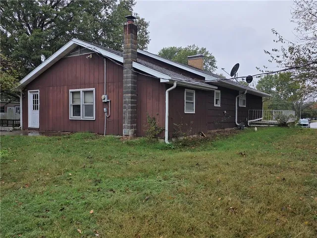 $179,900 | 1604 College Street, Lamar, MO 64759