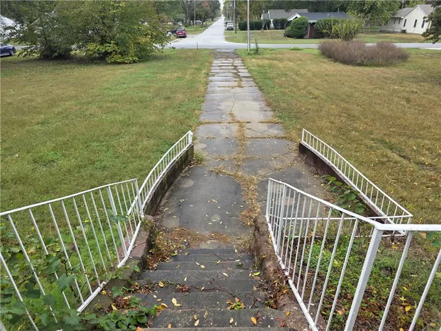 $179,900 | 1604 College Street, Lamar, MO 64759