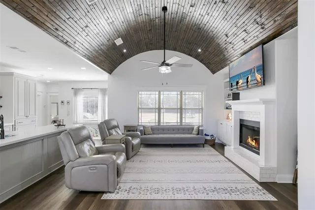 $315,000 | 16345 Cheyenne Drive, Iowa, LA 70647