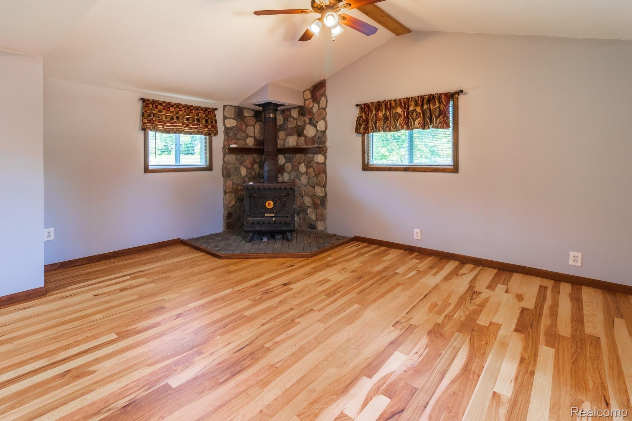 1691 Dixon Road Caro, MI 48723 - Photo 16 of 39 _MG_5921-HDR.jpg