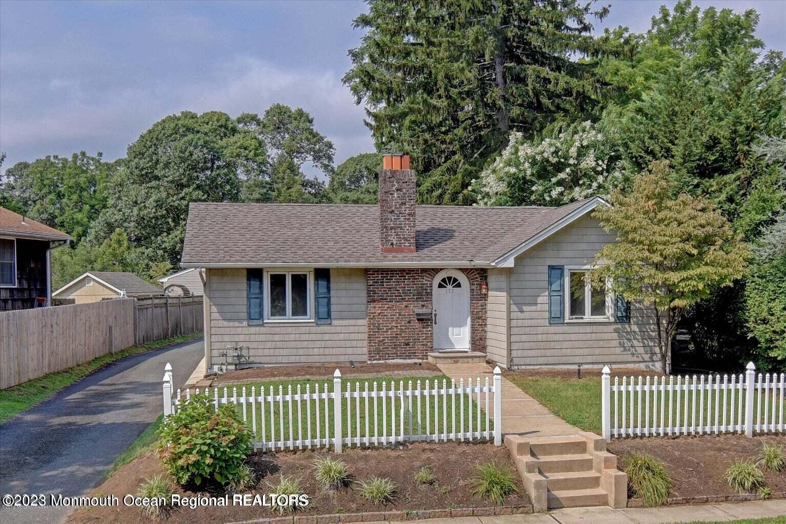 152 Monmouth Road Oakhurst, NJ 07755 - Photo 1 of 8 20230619183613553355000000-o