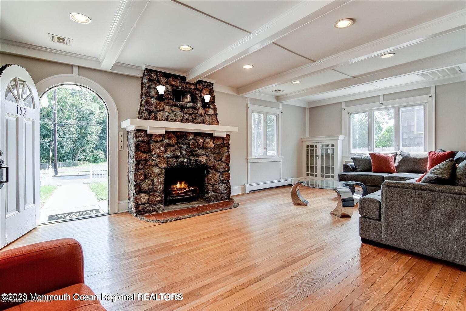 152 Monmouth Road Oakhurst, NJ 07755 - Photo 2 of 8 20230619183618938754000000-o