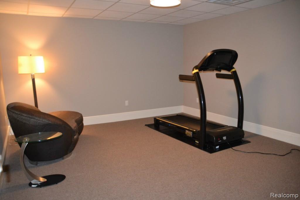 5170 Newport Court Rochester, MI 48306 - Photo 29 of 34 Exercise Room