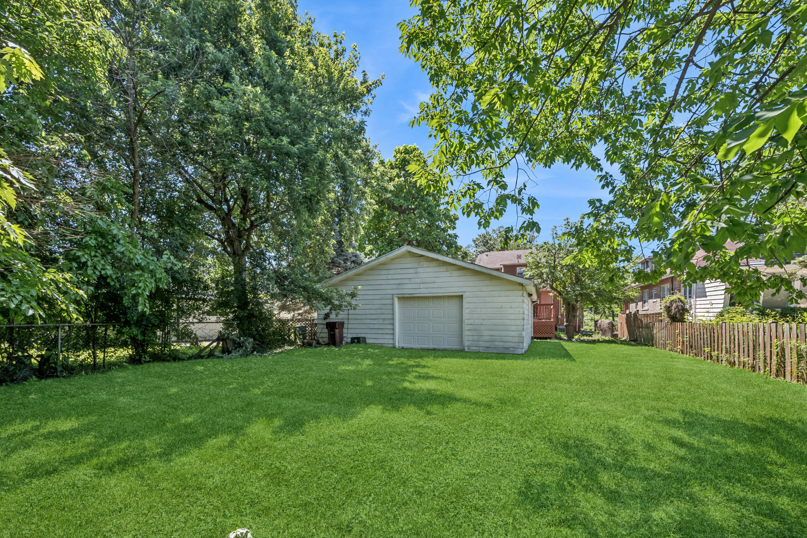 192 Waubansee Road Riverside, IL 60546 - Photo 24 of 31