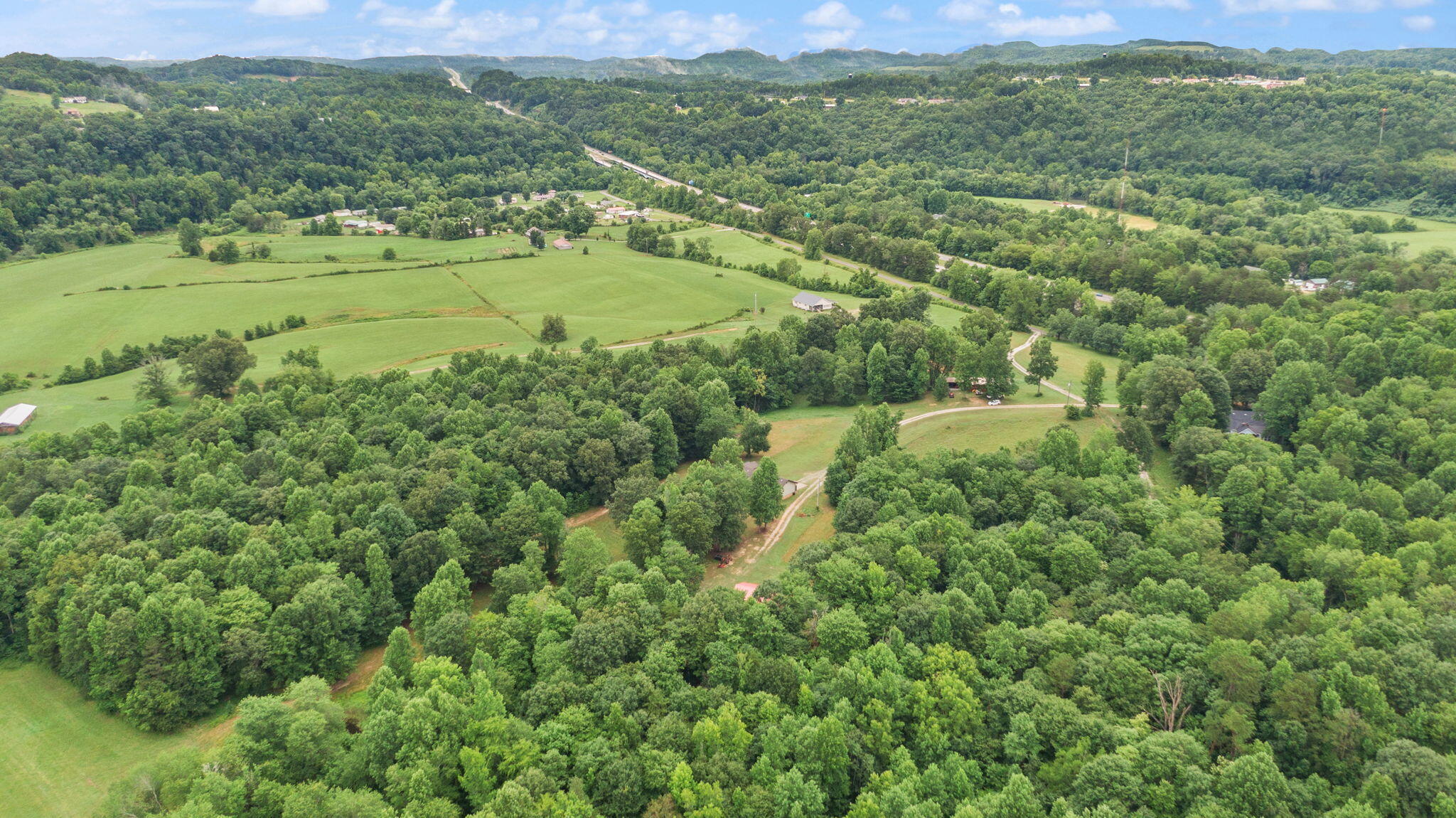 3210 Croley Bend Road Williamsburg, KY 40769 - Photo 4 of 86 42-web-or-mls-DJI_0677