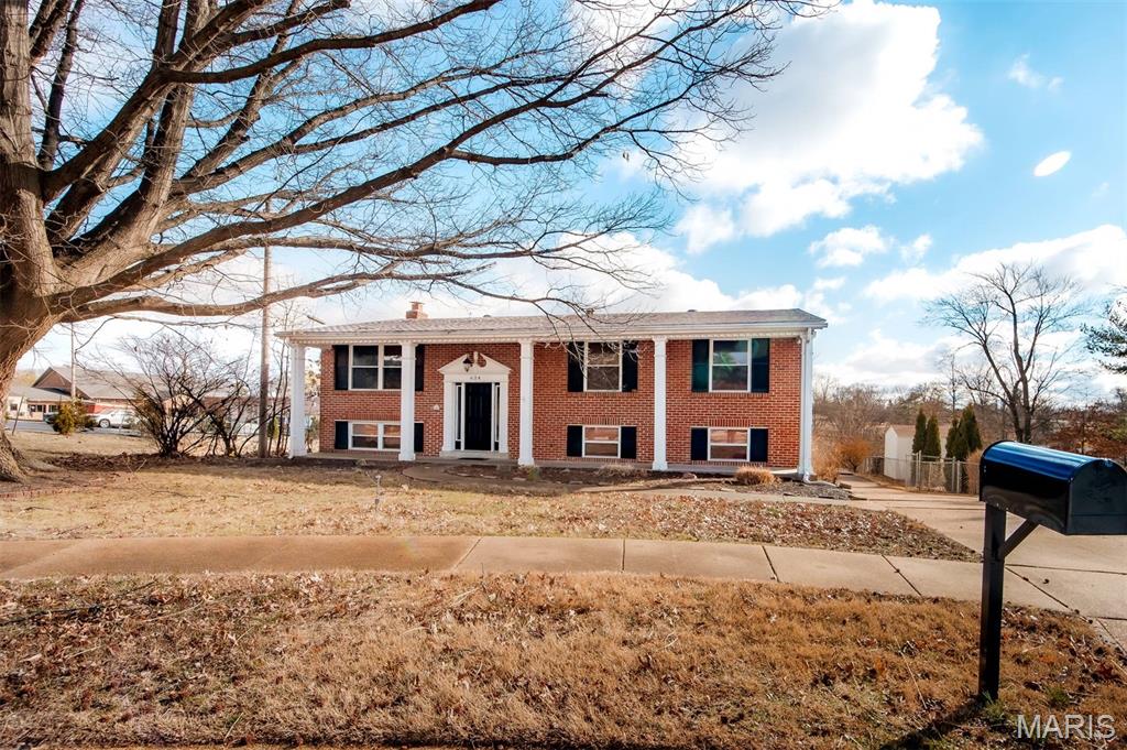 624 Sandy Oak Drive Manchester, MO 63021 - Photo 1 of 38