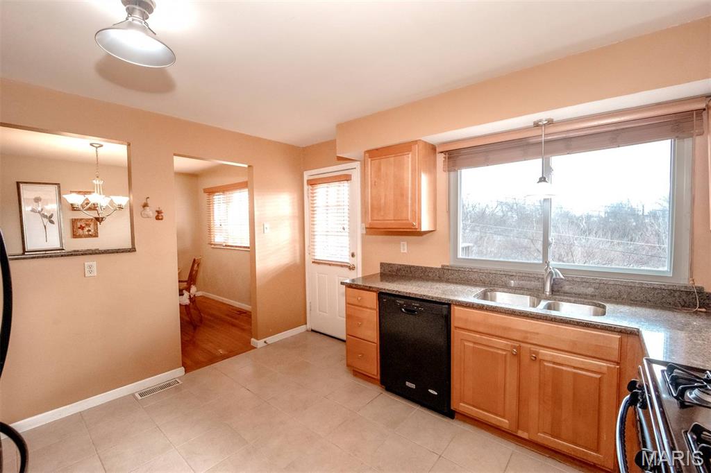 624 Sandy Oak Drive Manchester, MO 63021 - Photo 13 of 38