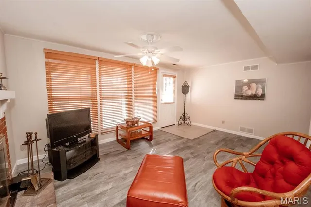 $339,900 | 624 Sandy Oak Drive, Manchester, MO 63021