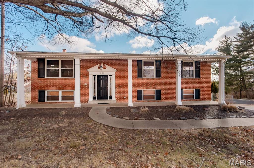 624 Sandy Oak Drive Manchester, MO 63021 - Photo 3 of 38