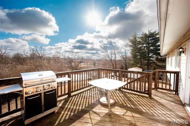 $339,900 | 624 Sandy Oak Drive, Manchester, MO 63021