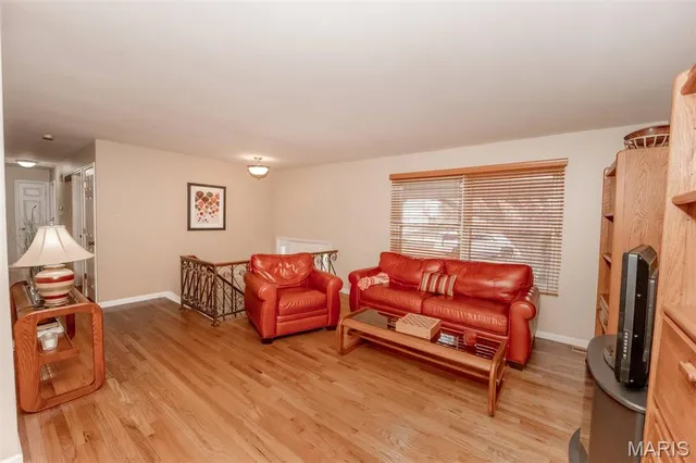 $339,900 | 624 Sandy Oak Drive, Manchester, MO 63021