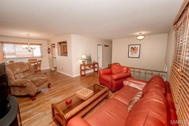 $339,900 | 624 Sandy Oak Drive, Manchester, MO 63021