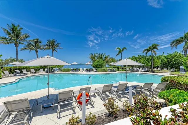 $1,125,000 | 266 Sapphire Lake Drive, Unit 202, Bradenton, FL 34209