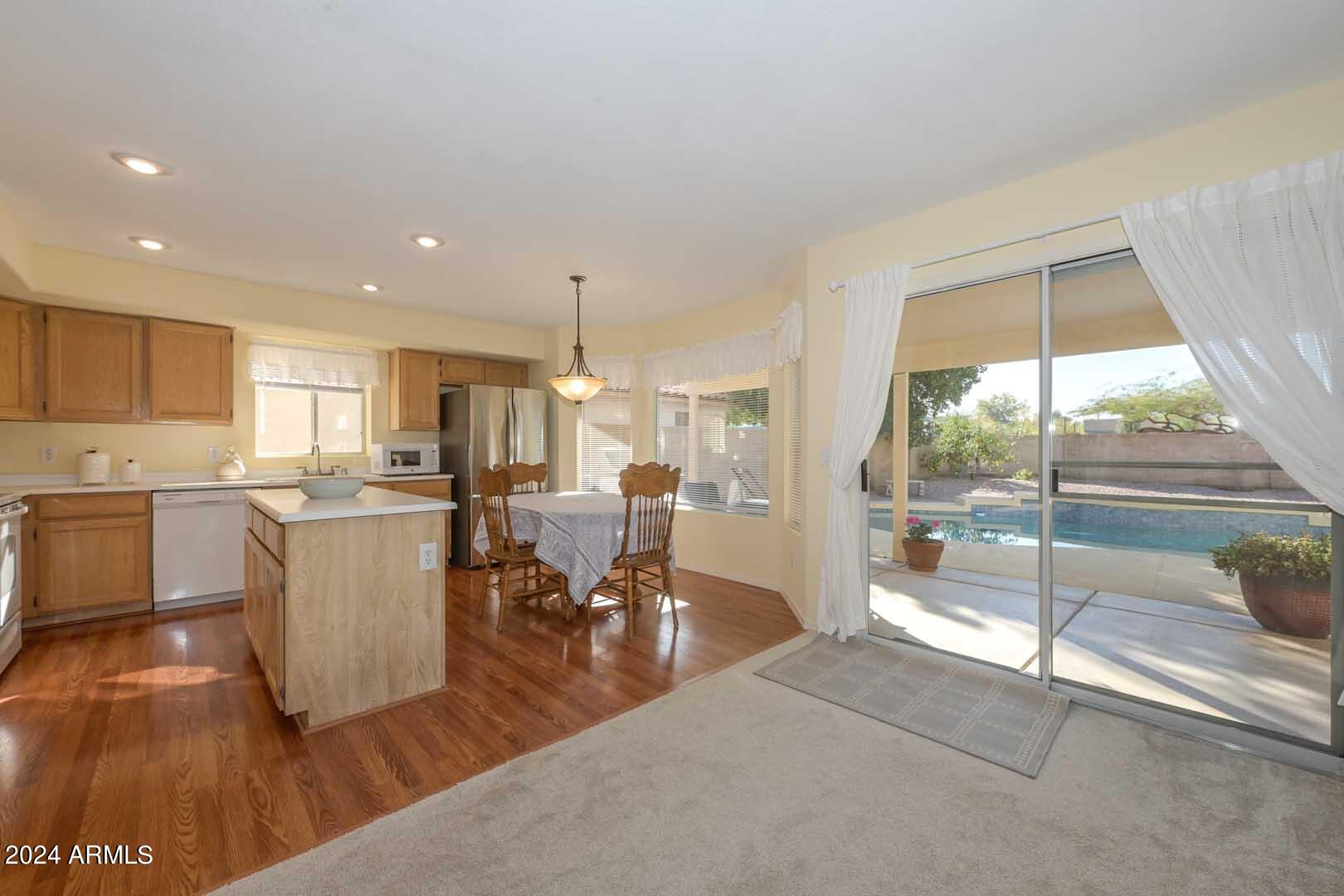 7641 West Boca Raton Road Peoria, AZ 85381 - Photo 10 of 42 Kitchen-Breakfast Room