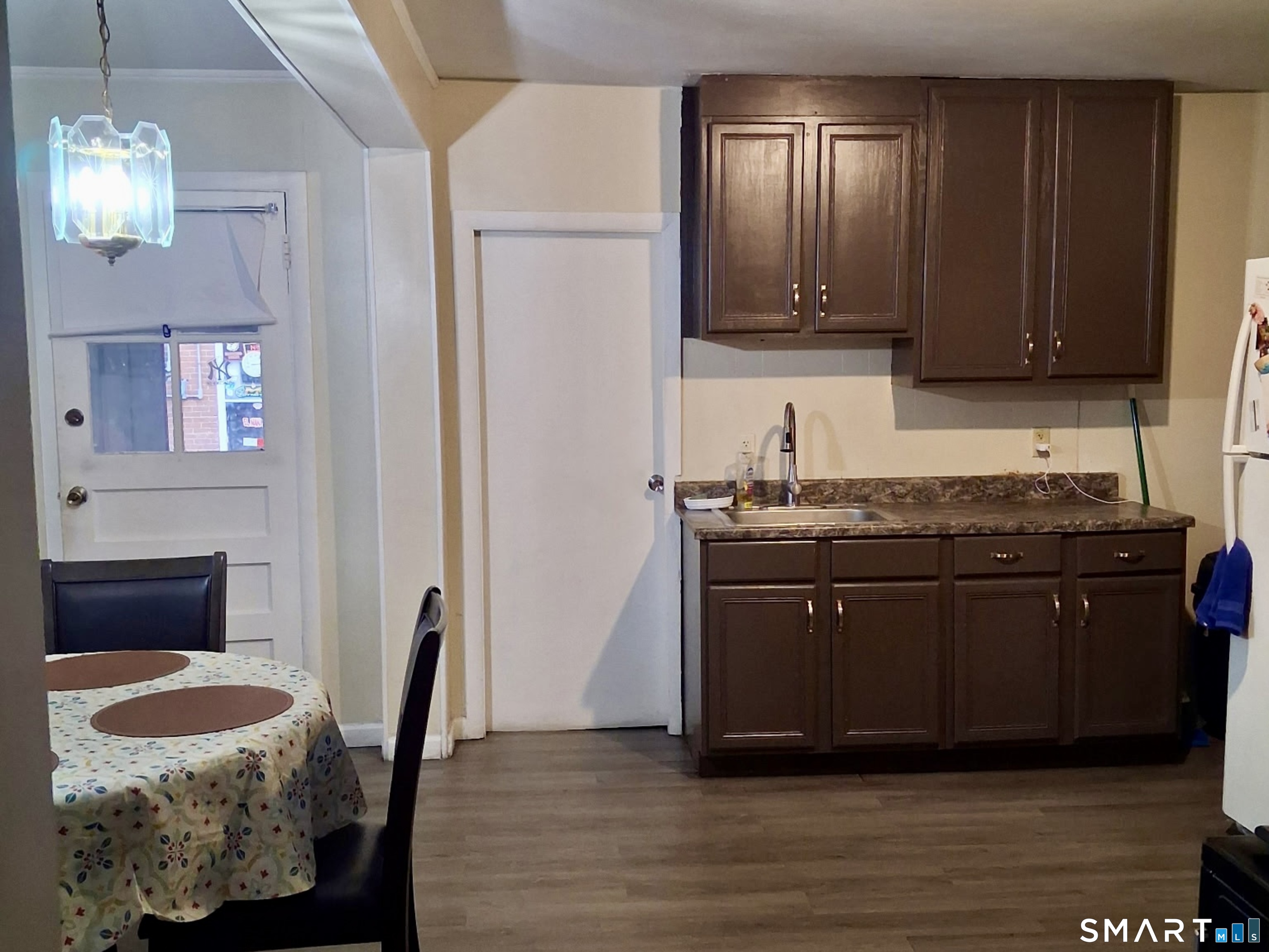 82 Fillmore Street New Haven, CT 06513 - Photo 9 of 38