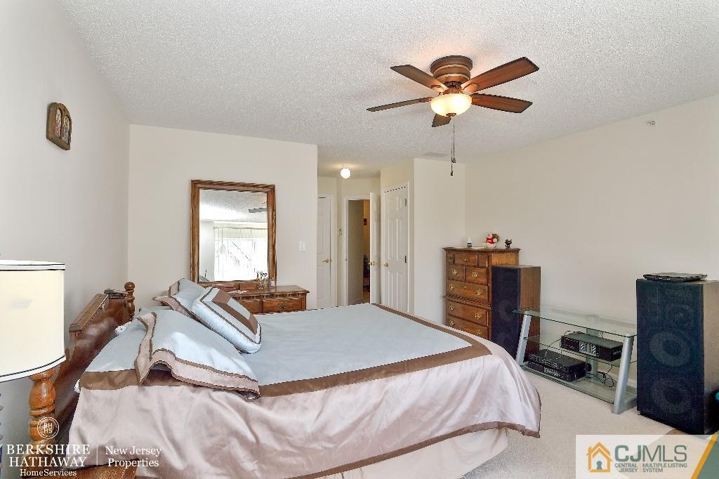 184 Prestwick Way Edison, NJ 08820 - Photo 11 of 18 Gallery Image 11