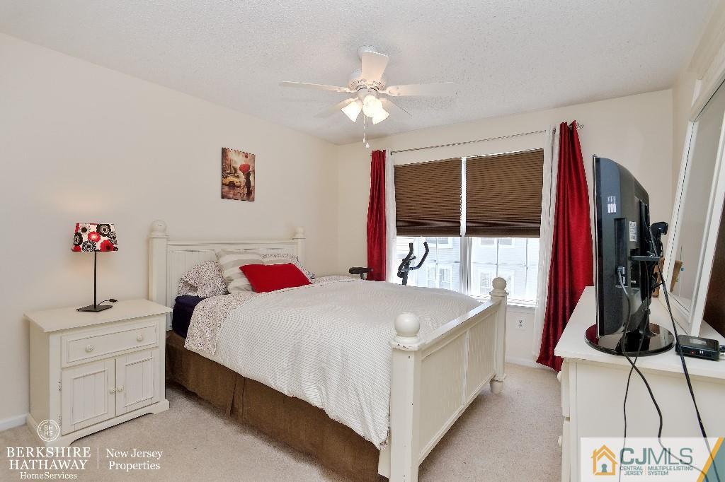 184 Prestwick Way Edison, NJ 08820 - Photo 14 of 18 Gallery Image 14