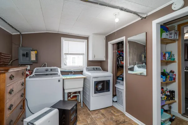 $144,900 | 1221 Knight Avenue North, Thief River Falls, MN 56701