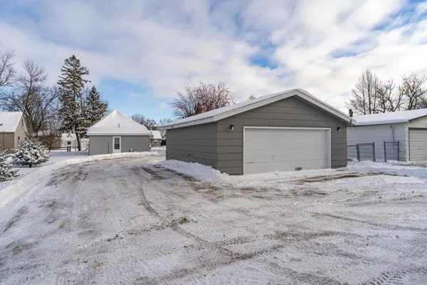 $144,900 | 1221 Knight Avenue North, Thief River Falls, MN 56701