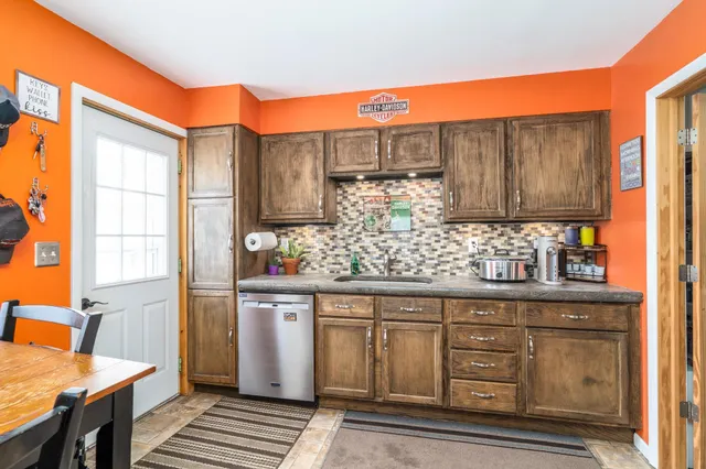 $144,900 | 1221 Knight Avenue North, Thief River Falls, MN 56701