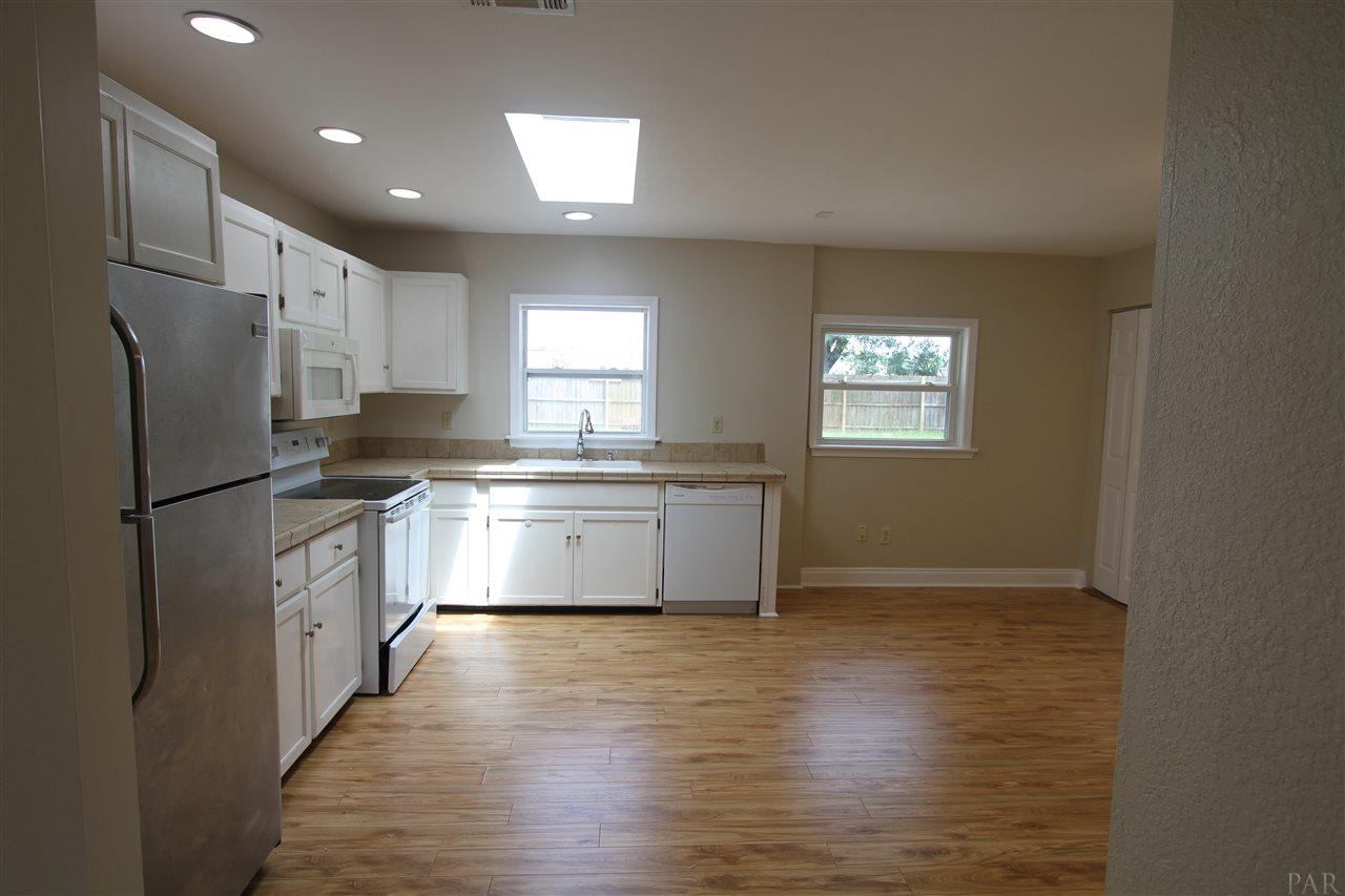 526 Pelham Road Pensacola, FL 32507 - Photo 6 of 25