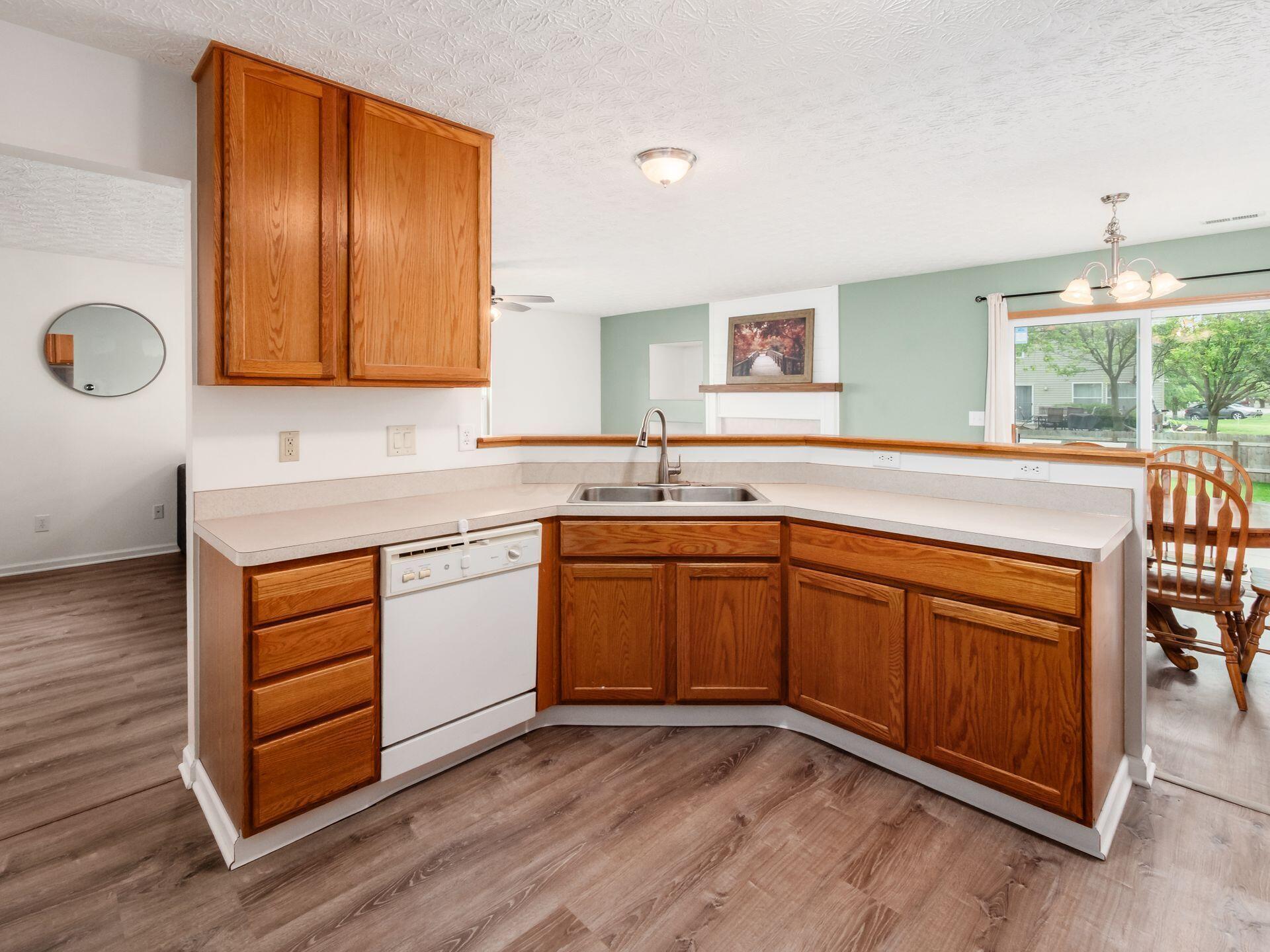 2124 Ripple Road Hilliard, OH 43026 - Photo 12 of 51 023_7003ae7_A 2124 Ripple 029