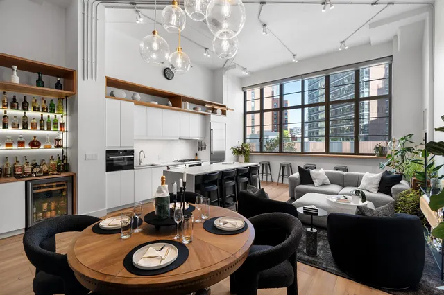 $1,980,000 | 27-28 Thomson Avenue, Unit 304 | Long Island City