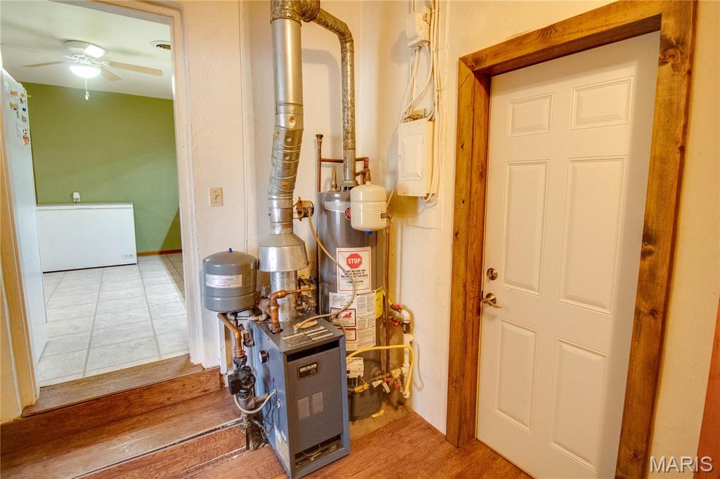 1010 Walnut Greenfield, IL 62044 - Photo 13 of 28