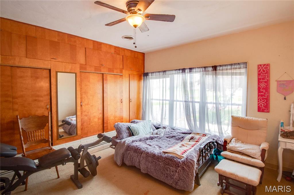 1010 Walnut Greenfield, IL 62044 - Photo 14 of 28