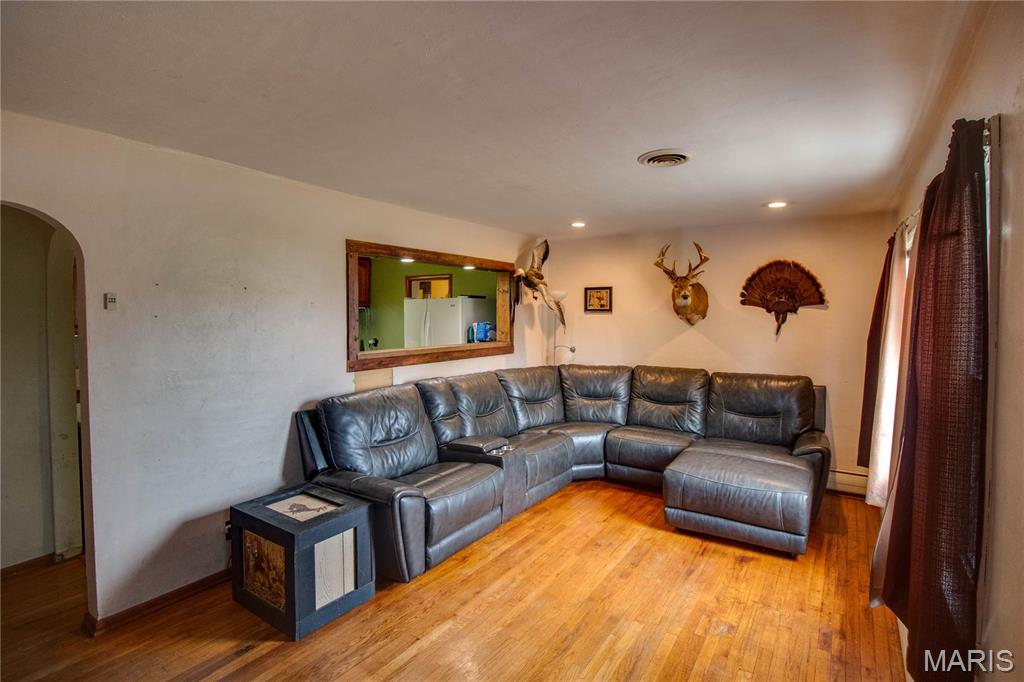 1010 Walnut Greenfield, IL 62044 - Photo 8 of 28