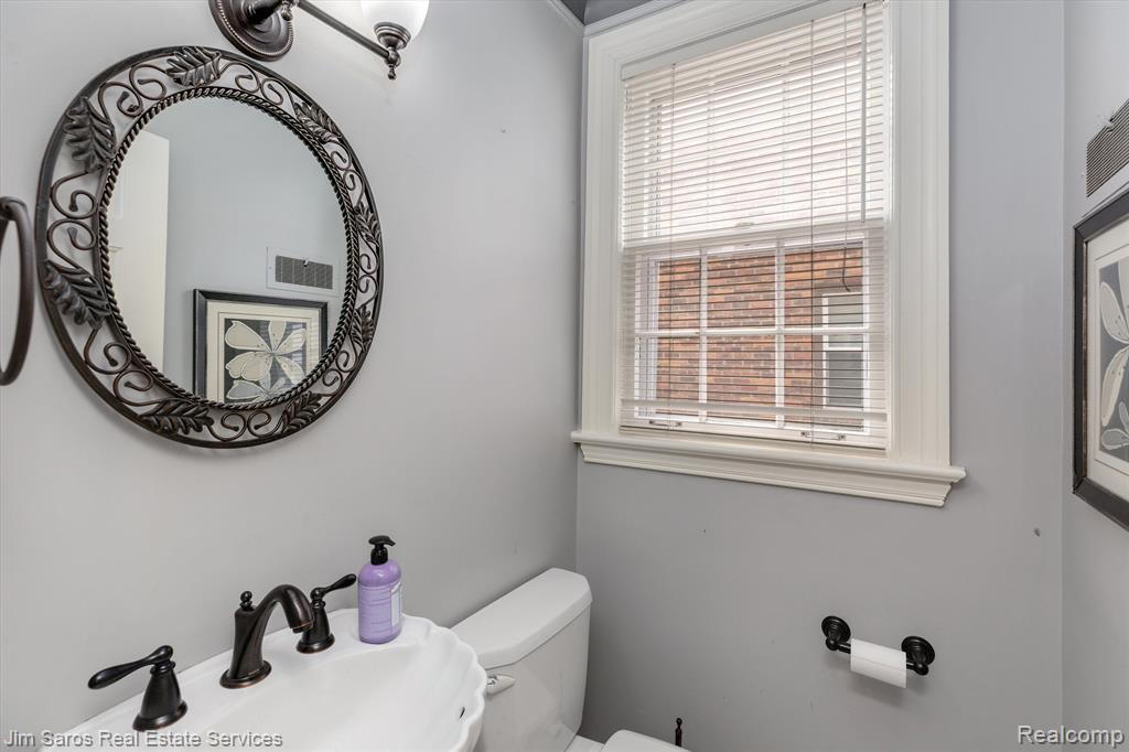 324 McMillan Road Grosse Pointe Farms, MI 48236 - Photo 28 of 40