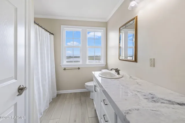 $674,500 | 3785 Lake Breeze Road, Lake Charles, LA 70605