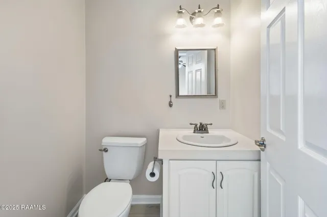 $674,500 | 3785 Lake Breeze Road, Lake Charles, LA 70605