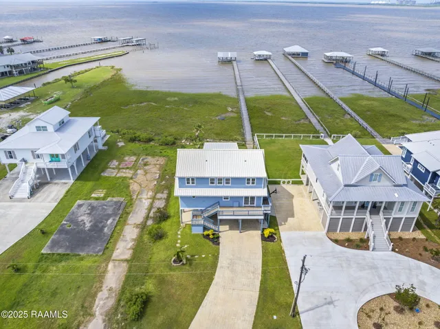 $674,500 | 3785 Lake Breeze Road, Lake Charles, LA 70605