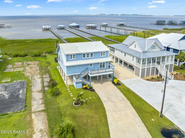 $674,500 | 3785 Lake Breeze Road, Lake Charles, LA 70605