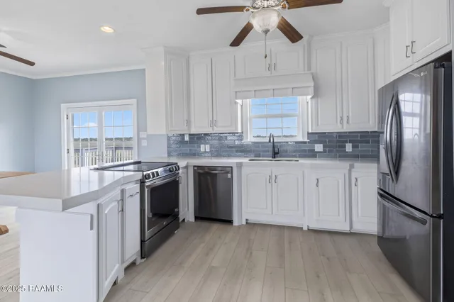 $674,500 | 3785 Lake Breeze Road, Lake Charles, LA 70605