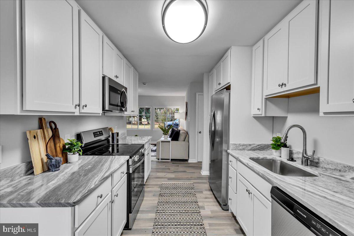 6012 Griffith Drive Suitland, MD 20746 - Photo 11 of 29 kitchen