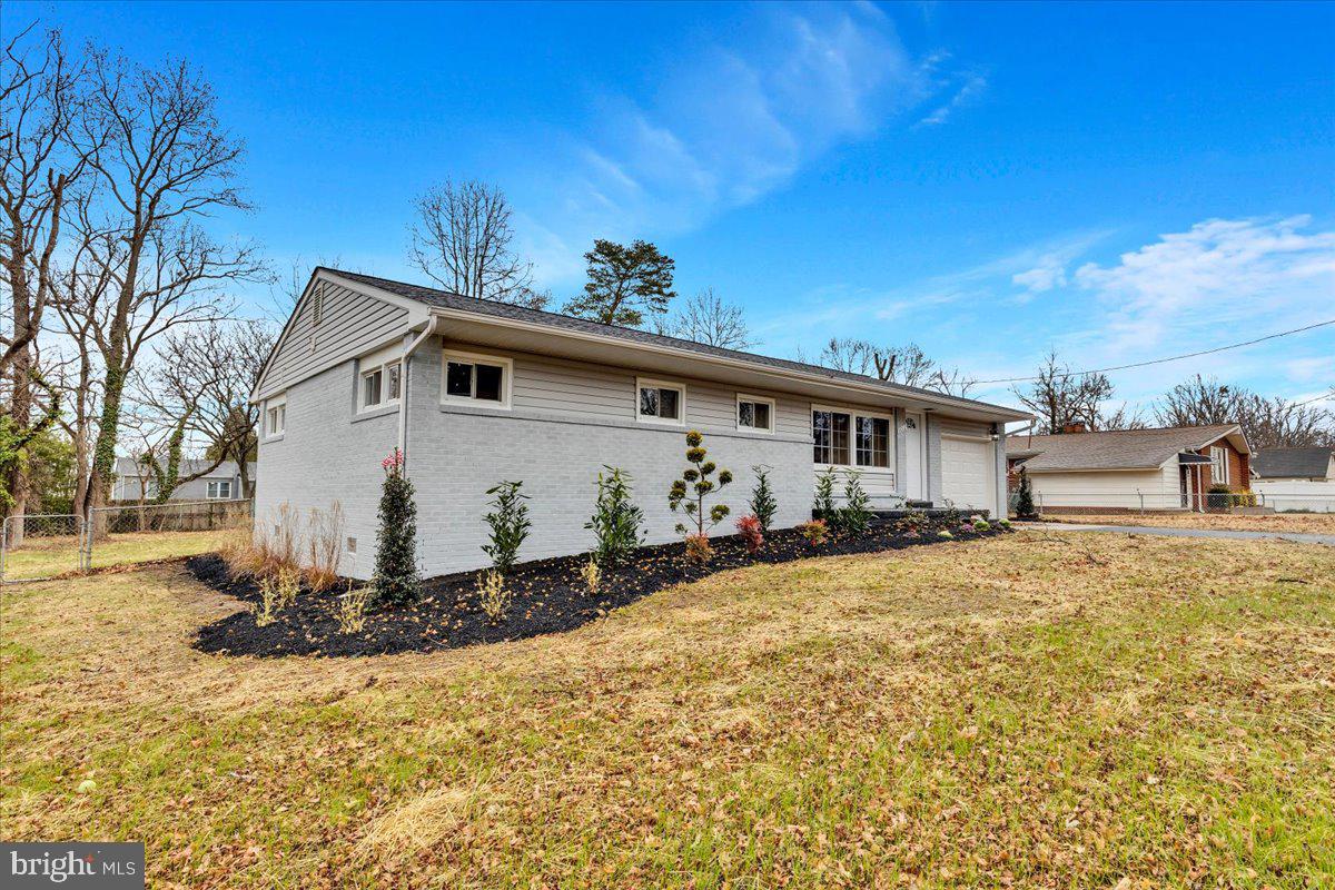 6012 Griffith Drive Suitland, MD 20746 - Photo 2 of 29