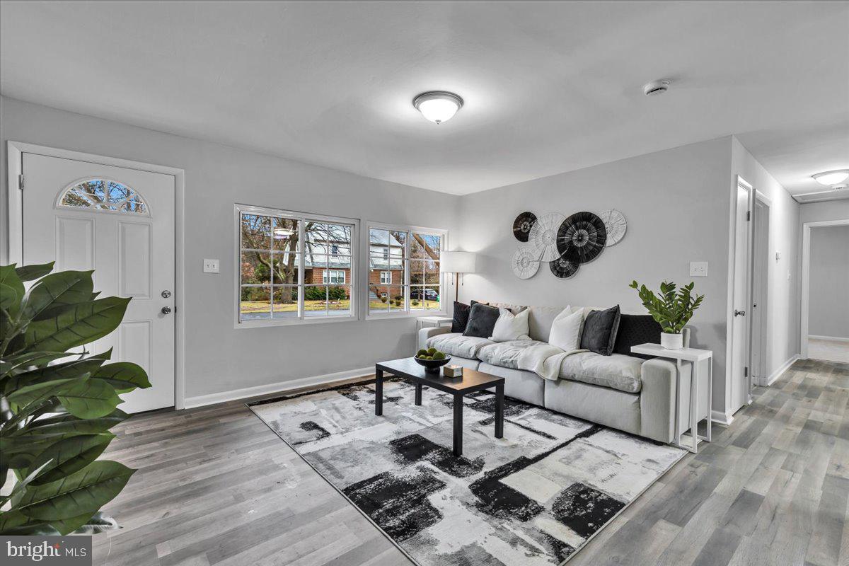6012 Griffith Drive Suitland, MD 20746 - Photo 5 of 29 living room