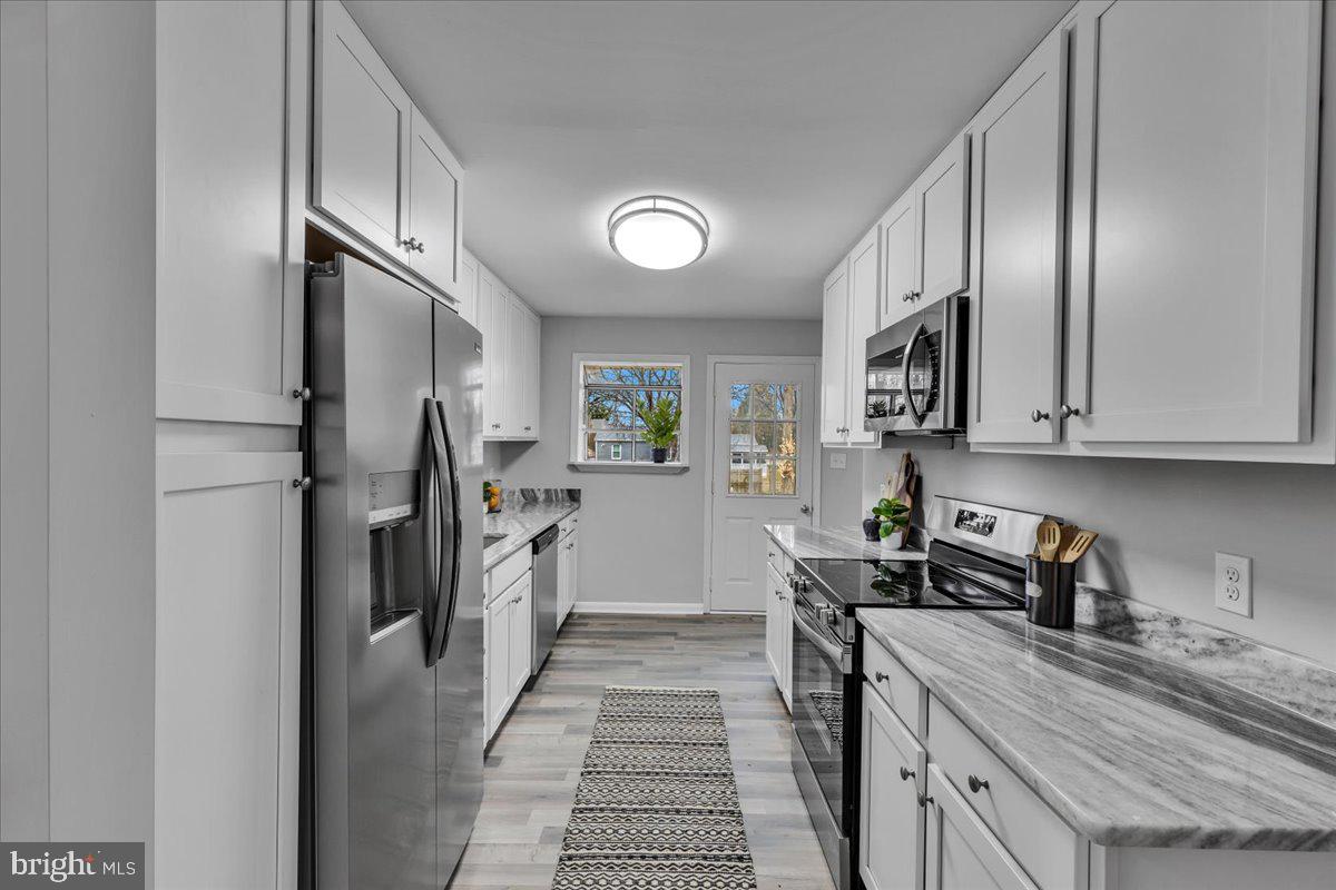 6012 Griffith Drive Suitland, MD 20746 - Photo 8 of 29 kitchen