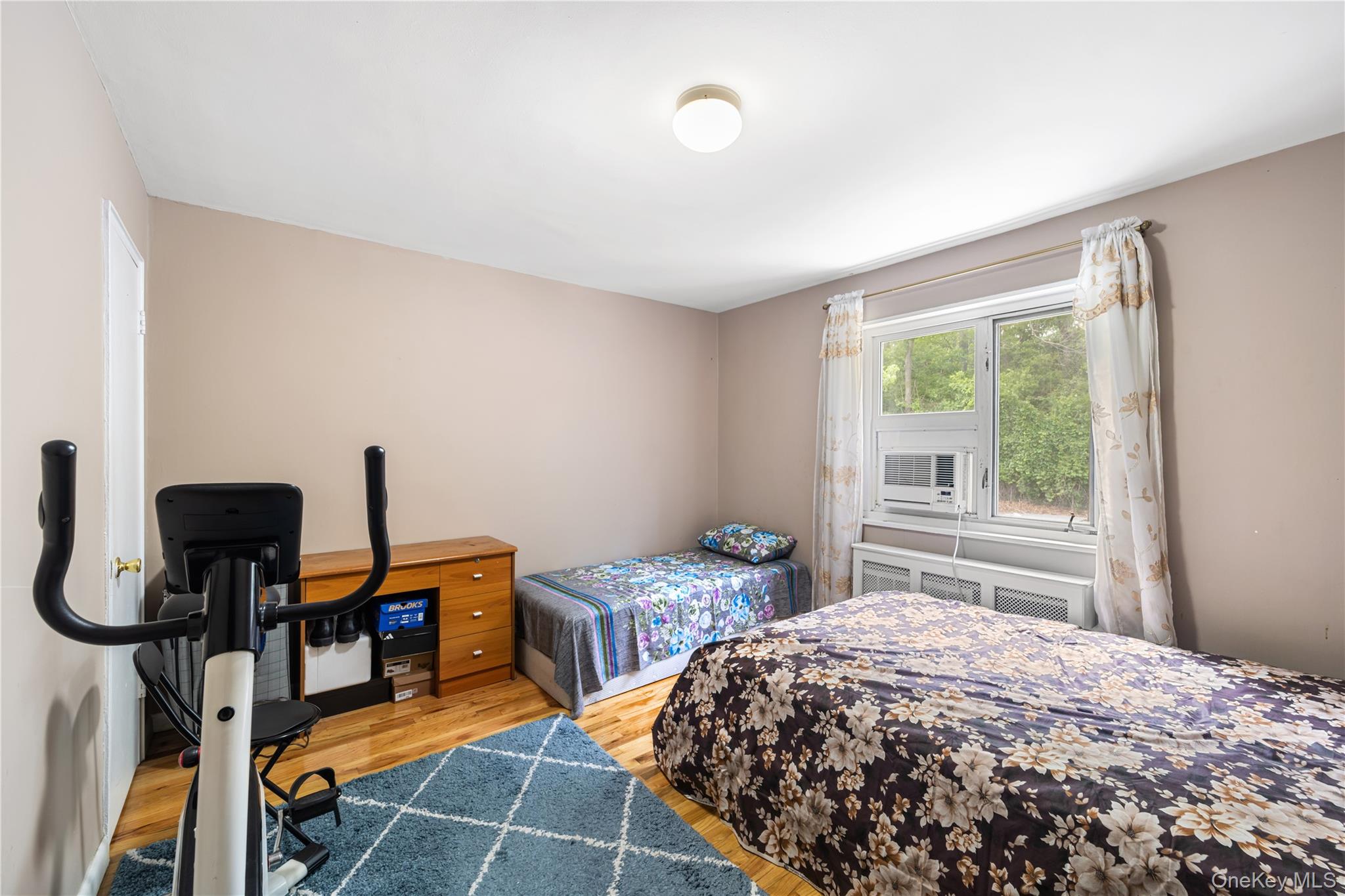 225-08 Stronghurst Avenue, Unit UPPR Queens, NY 11427 - Photo 2 of 15