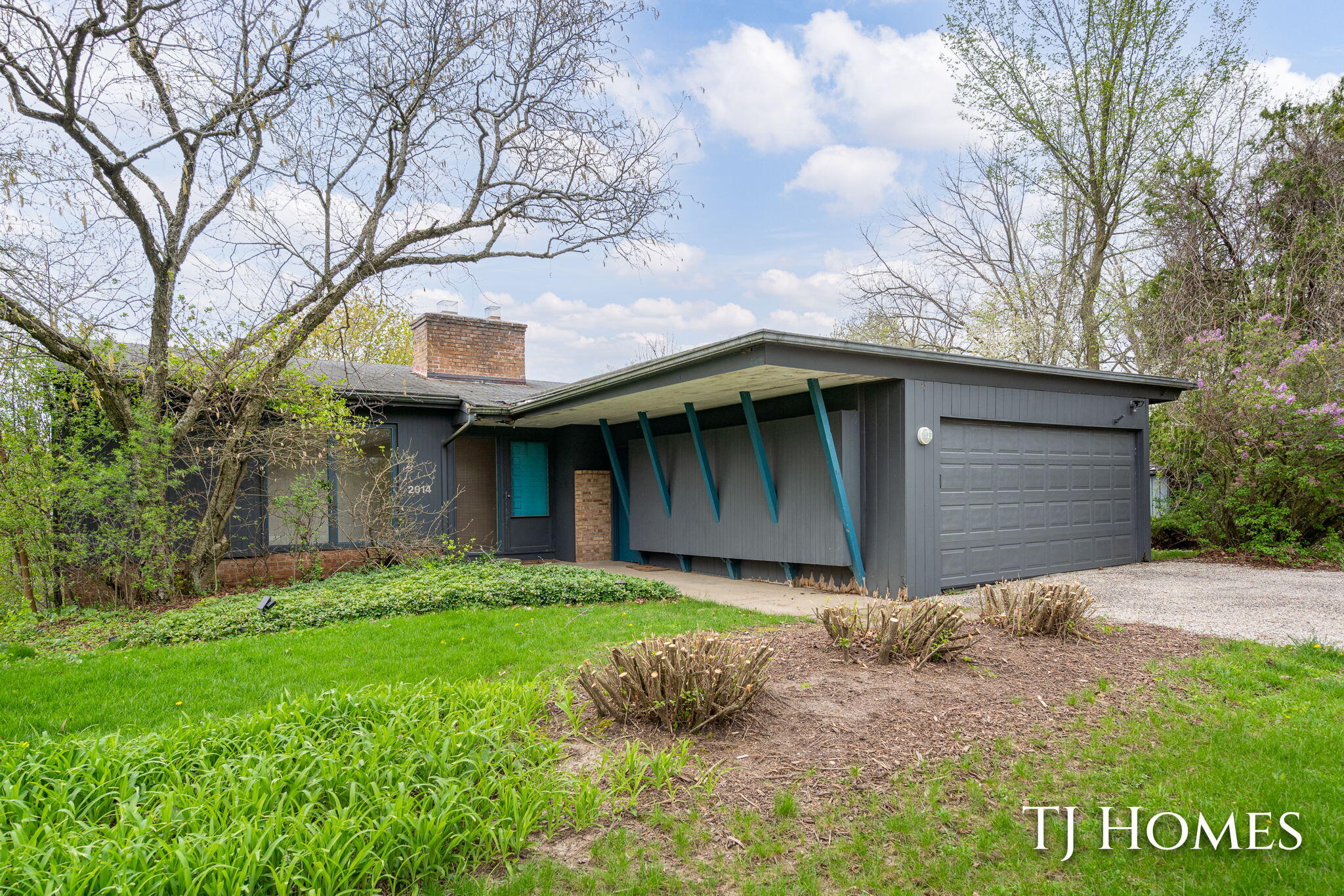 2914 Cascade Road Southeast Grand Rapids, MI 49506 - Photo 1 of 46 13-web-or-mls-2914 Cascade Rd SE-4