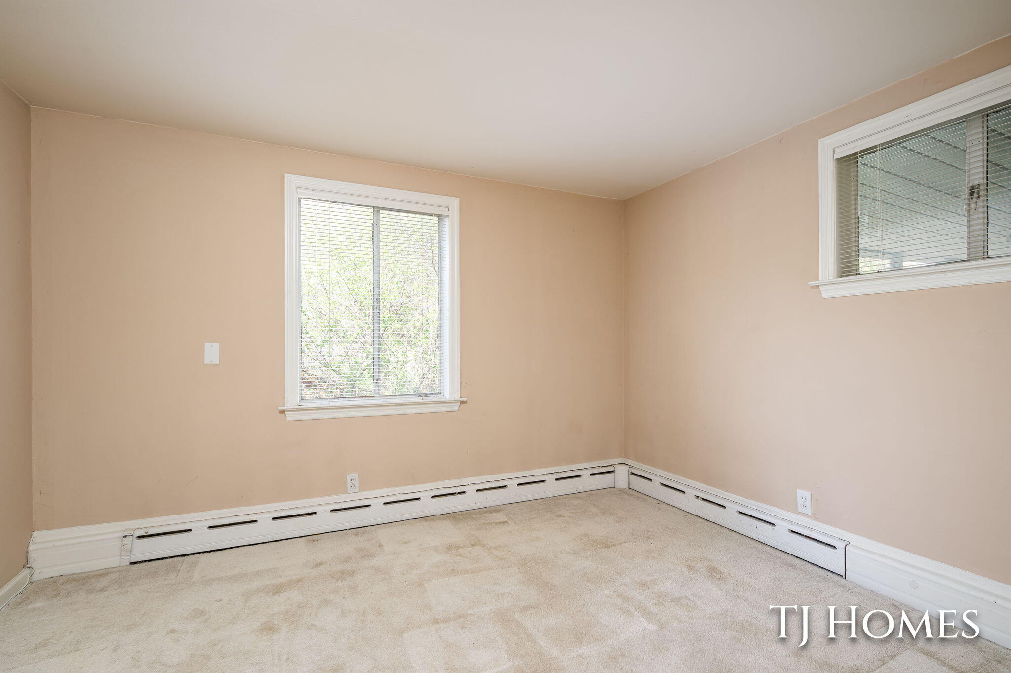 2914 Cascade Road Southeast Grand Rapids, MI 49506 - Photo 12 of 46 33-web-or-mls-2914 Cascade Rd SE-24