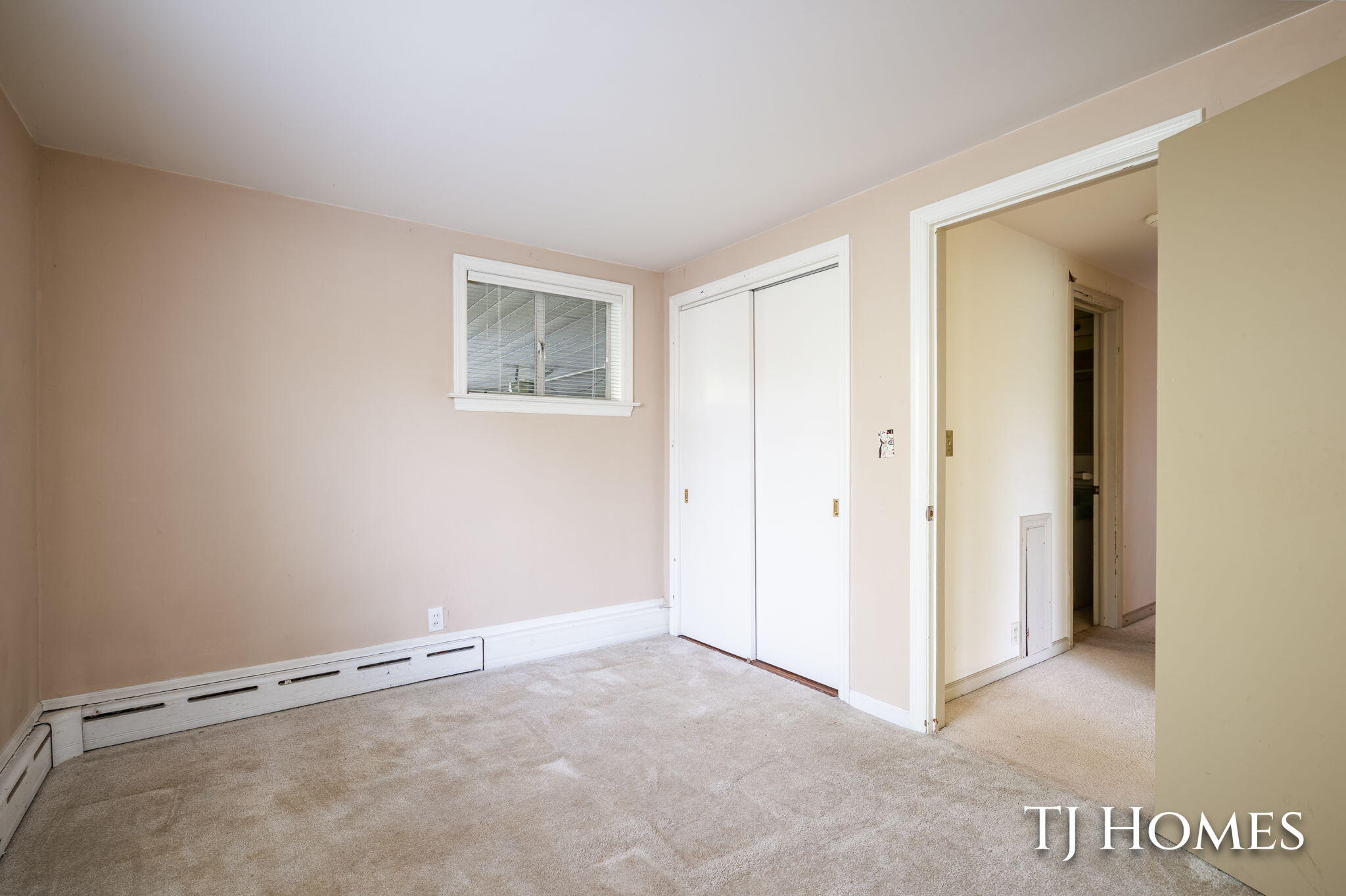 2914 Cascade Road Southeast Grand Rapids, MI 49506 - Photo 13 of 46 34-web-or-mls-2914 Cascade Rd SE-25