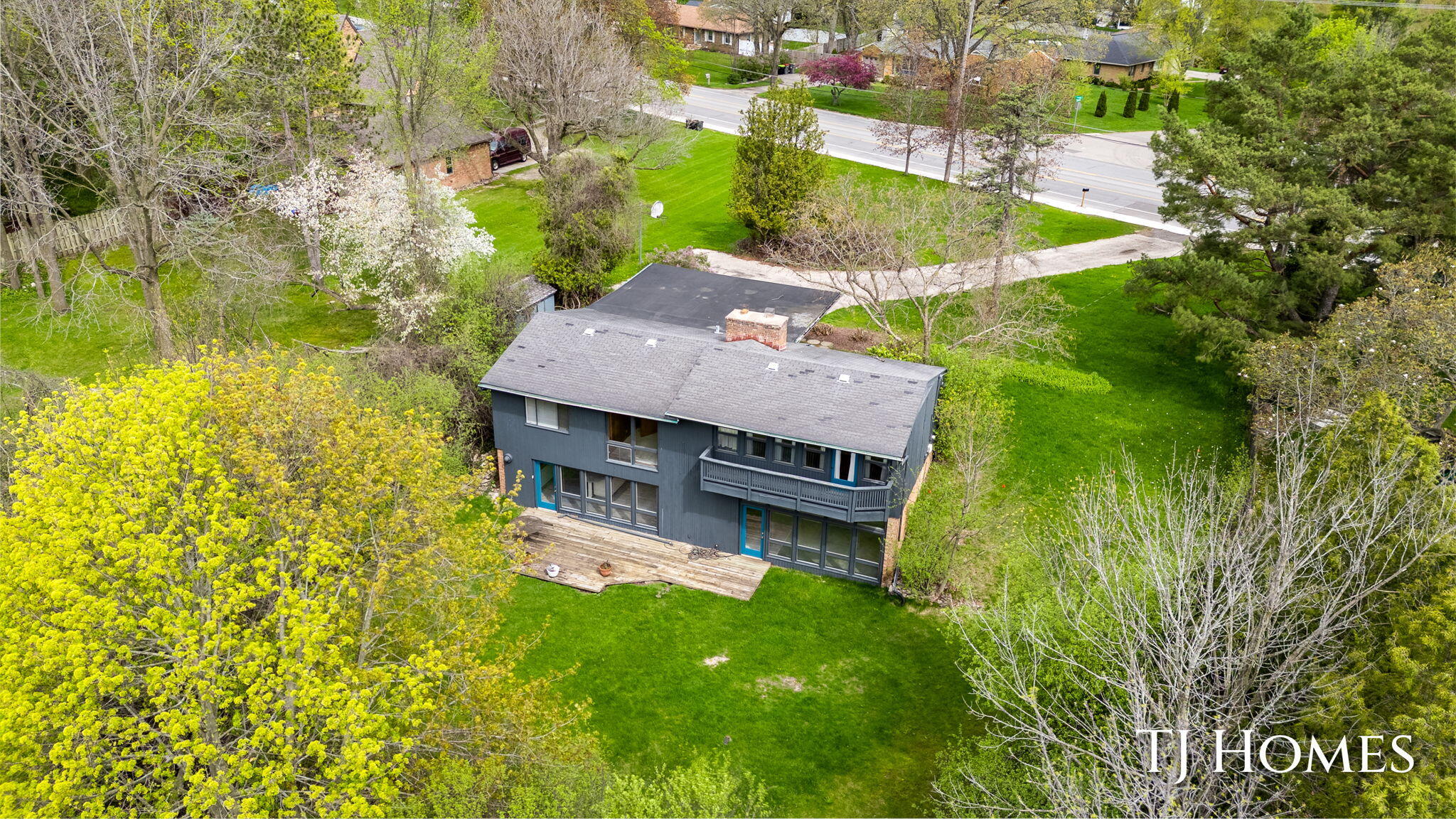 2914 Cascade Road Southeast Grand Rapids, MI 49506 - Photo 34 of 46 9-web-or-mls-2914 Cascade Rd SE aerial-9