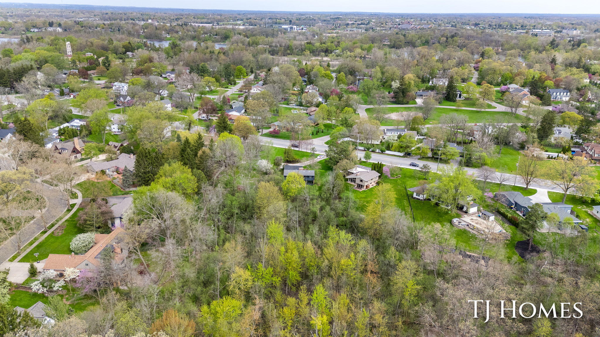 2914 Cascade Road Southeast Grand Rapids, MI 49506 - Photo 37 of 46 8-web-or-mls-2914 Cascade Rd SE aerial-8