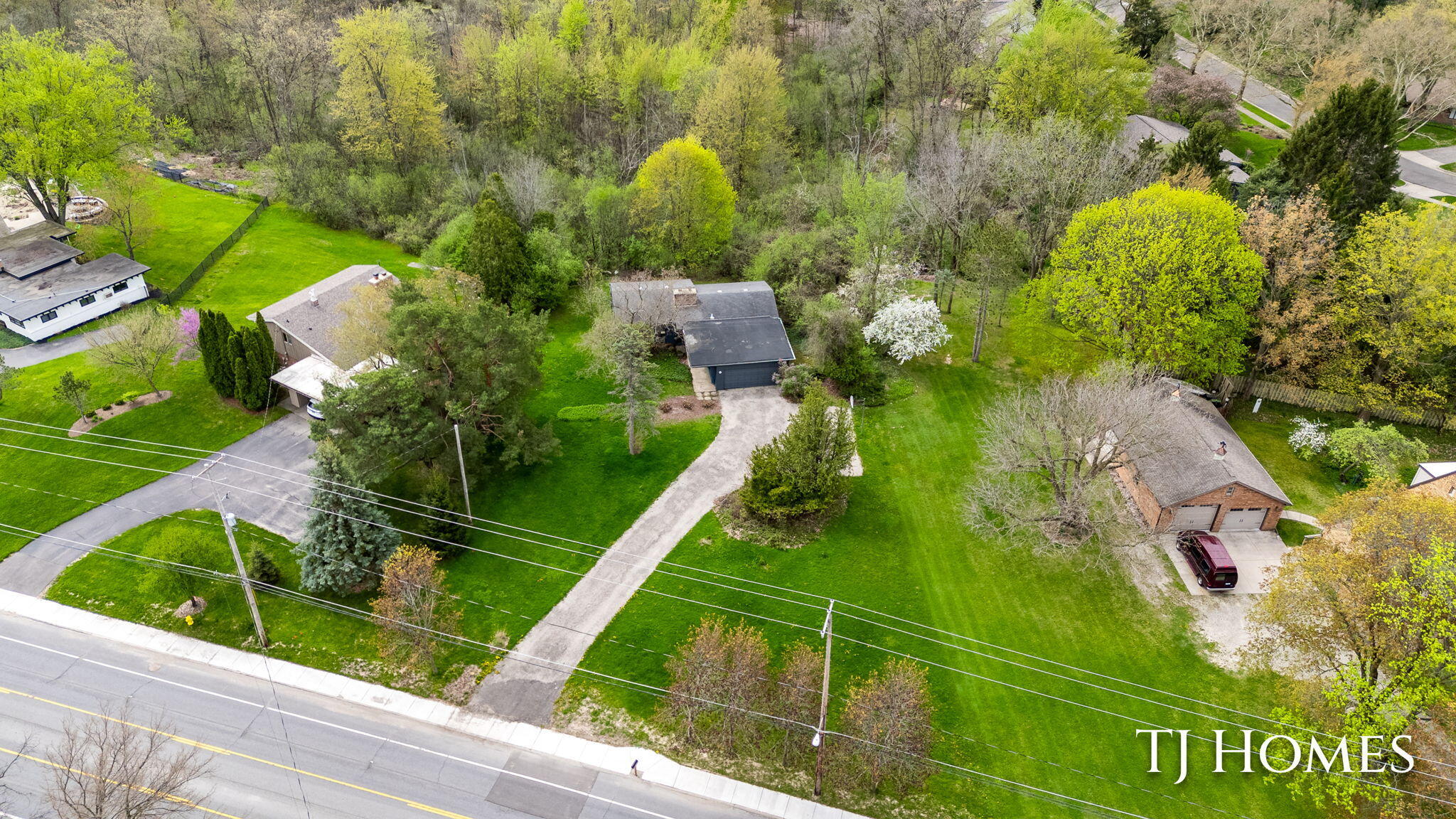 2914 Cascade Road Southeast Grand Rapids, MI 49506 - Photo 41 of 46 5-web-or-mls-2914 Cascade Rd SE aerial-5