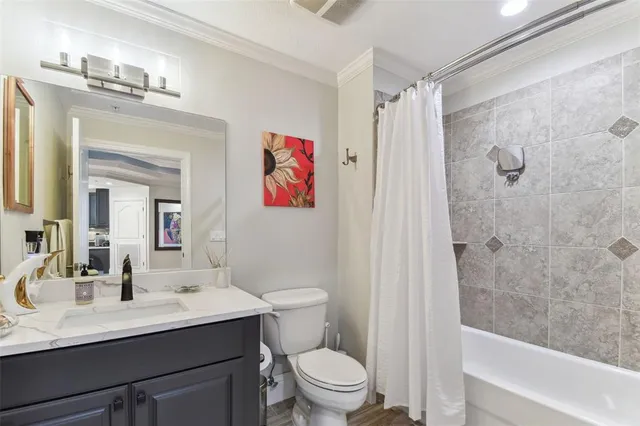 $5,900 | 200 Skiff Point, Unit 202, Clearwater Beach, FL 33767