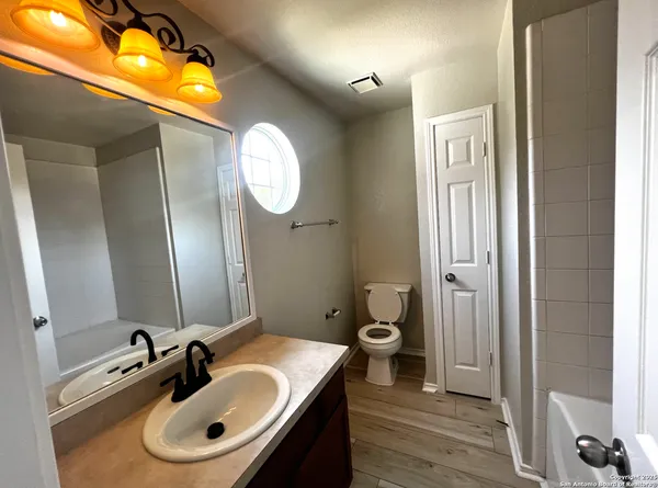 $1,650 | 4142 St Charles Bay, San Antonio, TX 78229