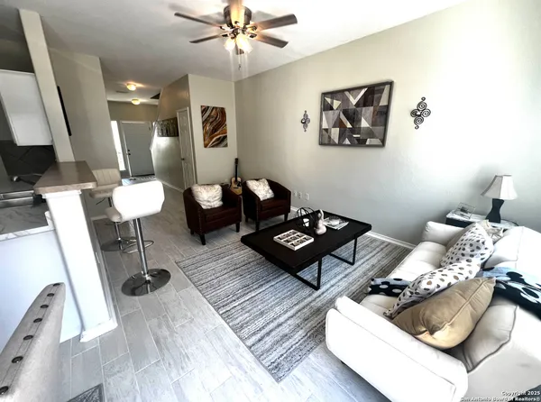 $1,650 | 4142 St Charles Bay, San Antonio, TX 78229